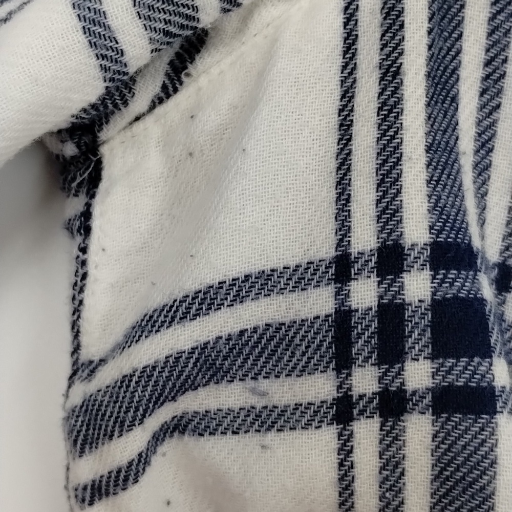 Madewell women's small button back blue/white plaid flannel feel material top - Picture 12 of 13